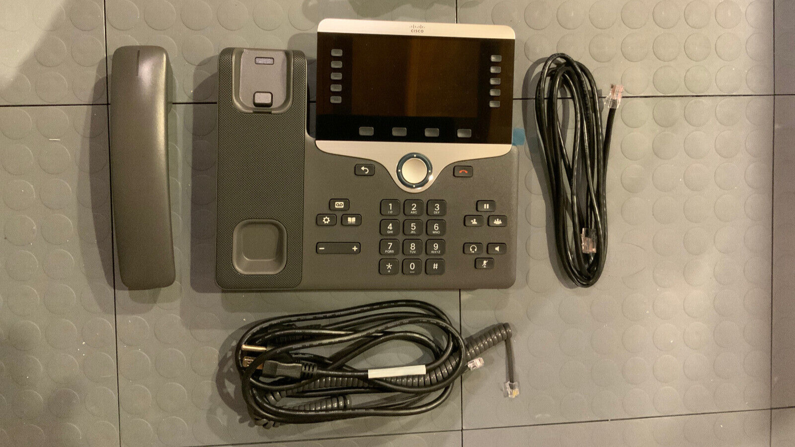 Cisco CP-8851-3PCC-K9= IP Phone 8851 with Multiplatform Firmware - Charcoal