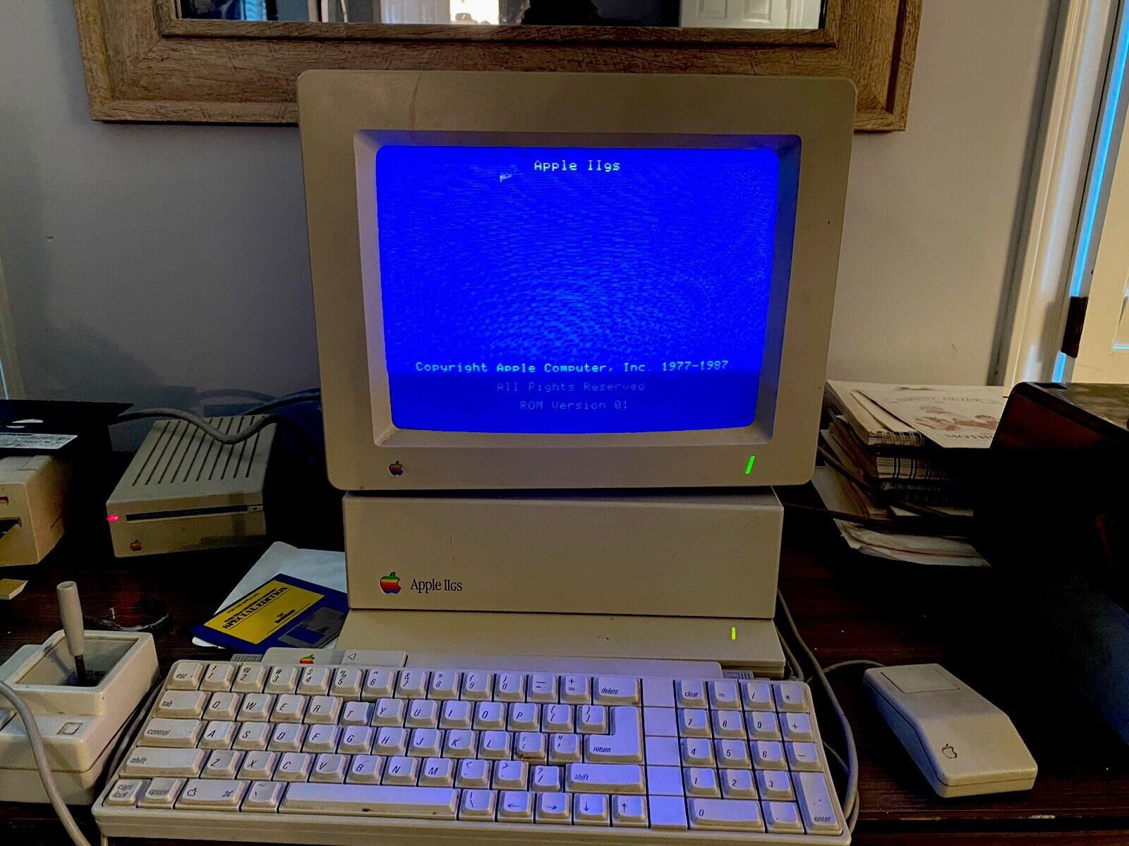 Apple II GS A2S6000 Vintage Computer