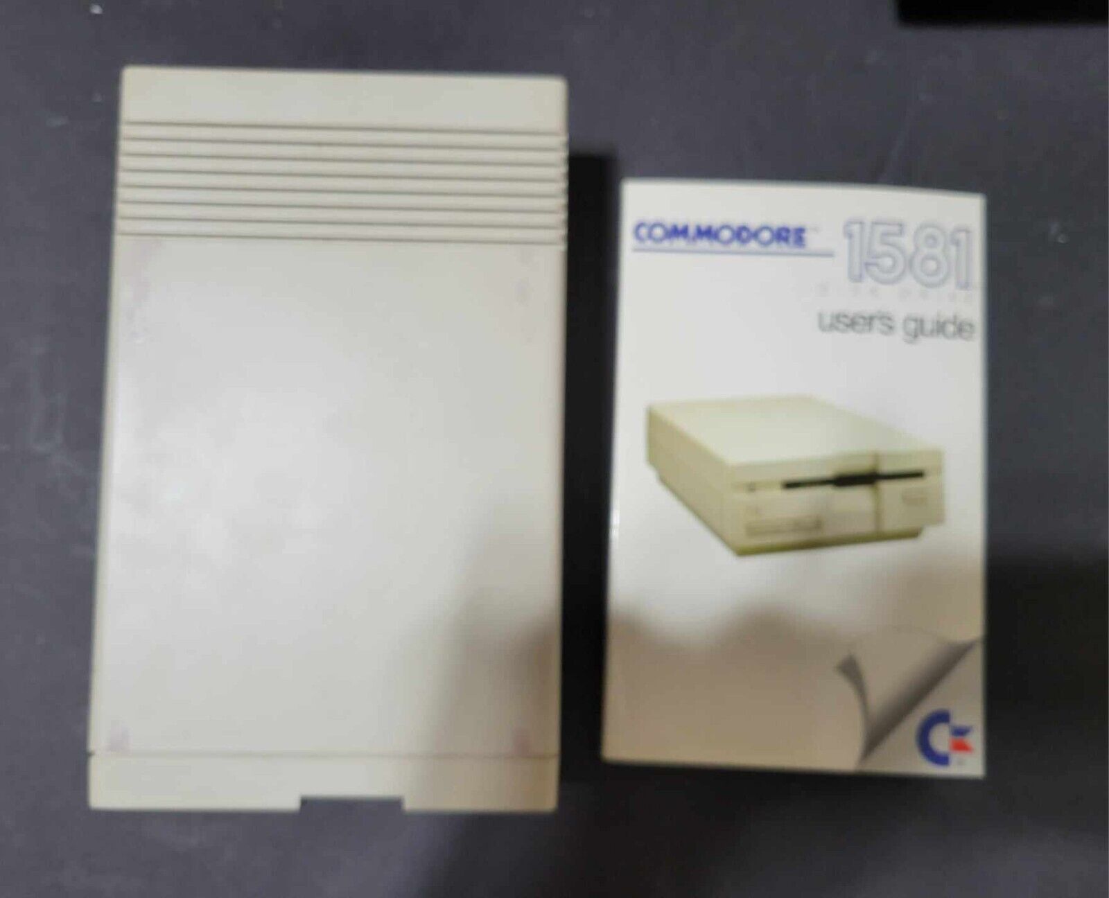 vintage Commodore 1571 Floppy Disk Drive (powers on)