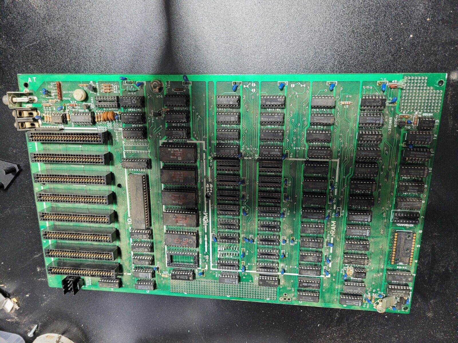 Vintage Apple lle  PCB Replica  missing some chips