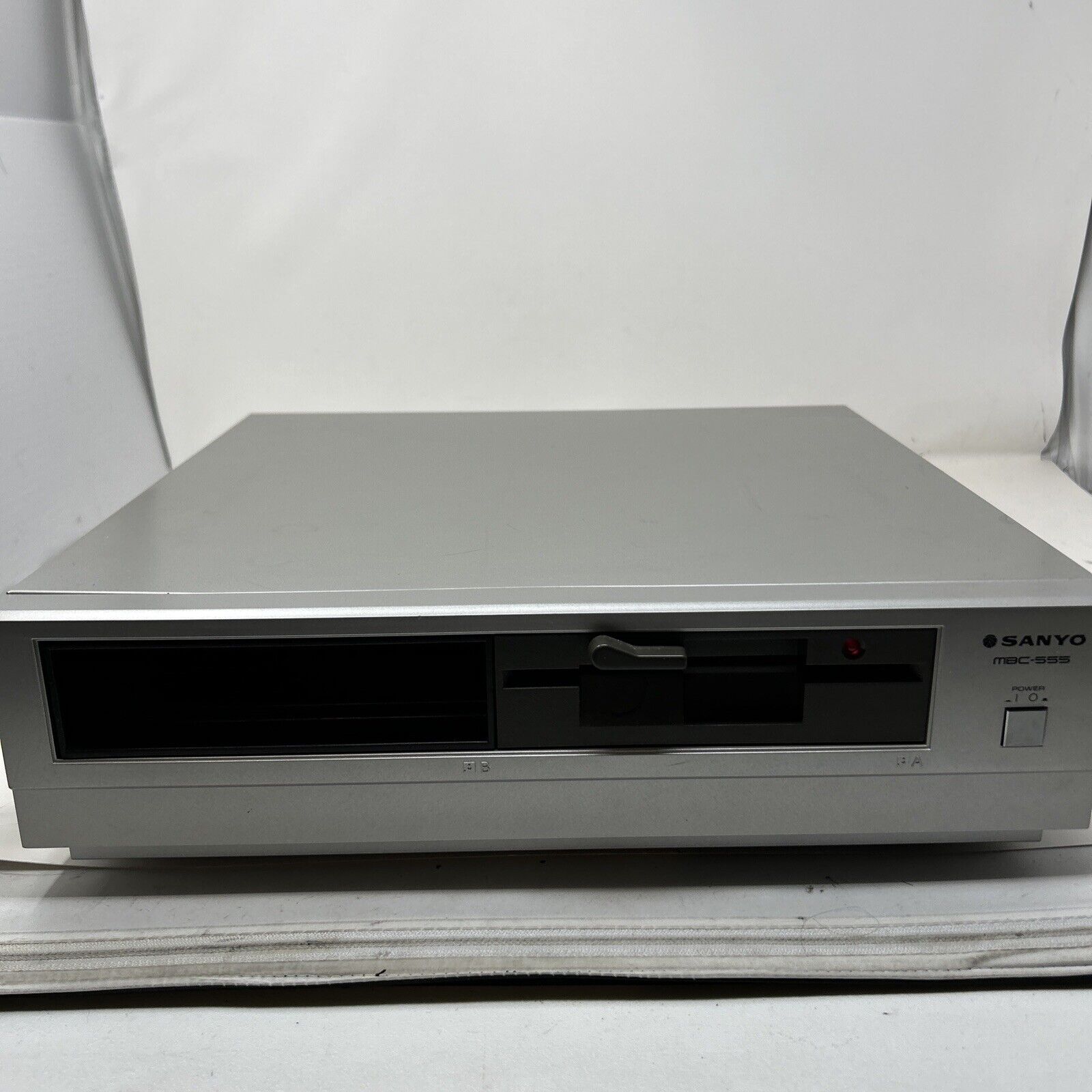 Sanyo MBC 555 Vintage Personal Computer Powers On As Is Parts
