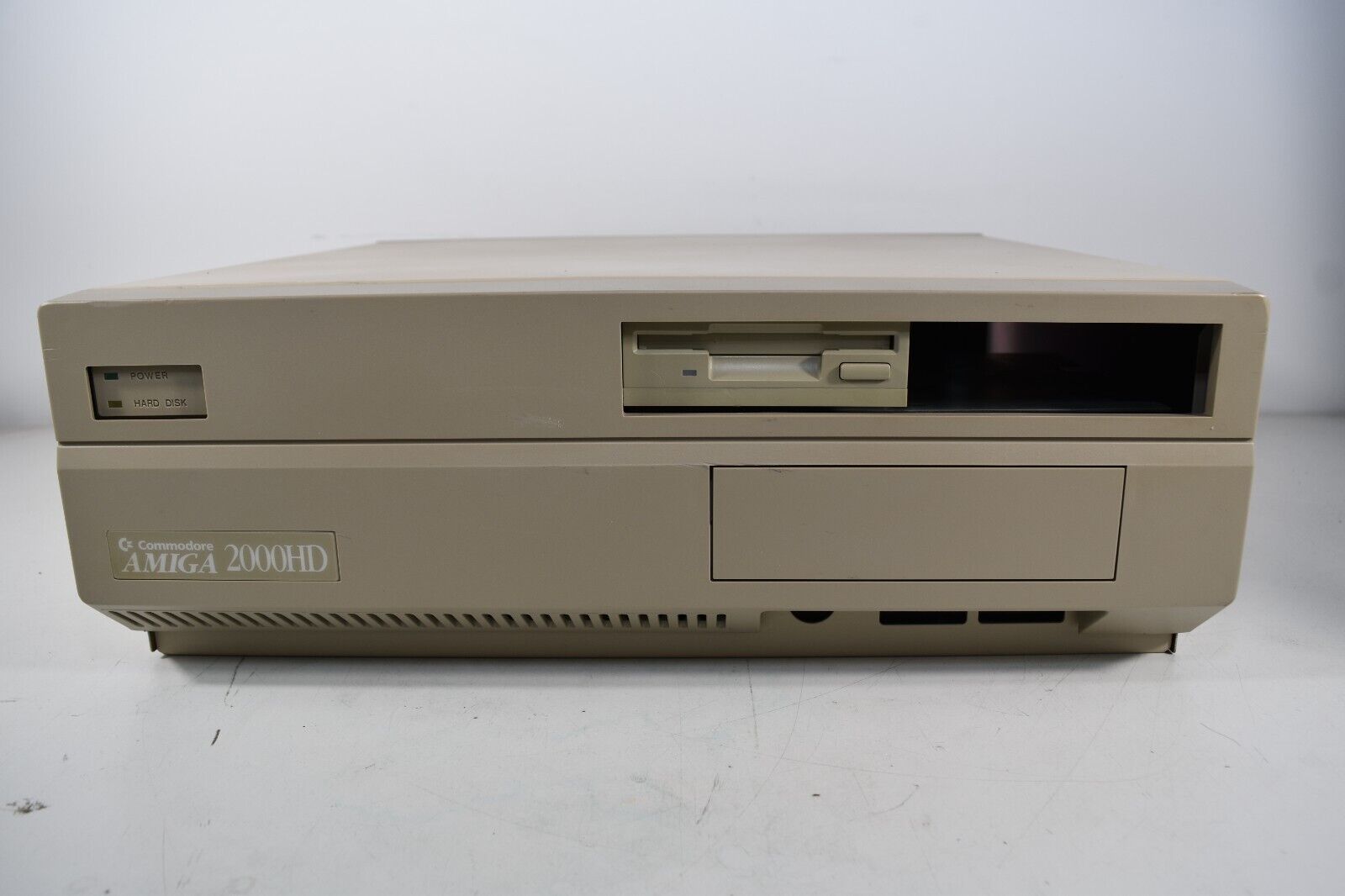 Commodore Amiga 2000HD Model A2000 Computer NO HDD *POWERS ON*