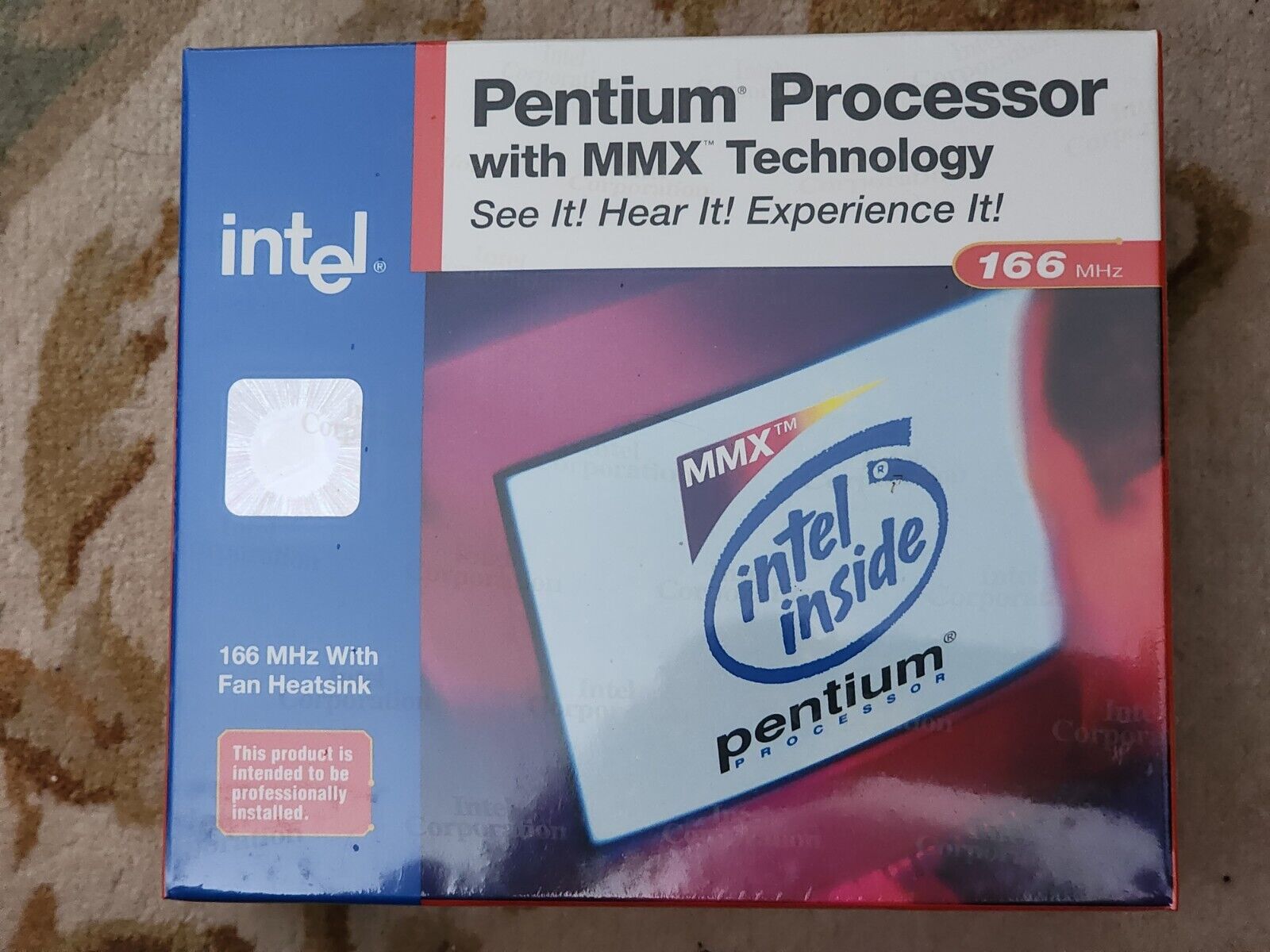 Vintage Intel Pentium w/MMX tech 166 FV80503166 SL27H/2.8v Socket 7 CPU Gold