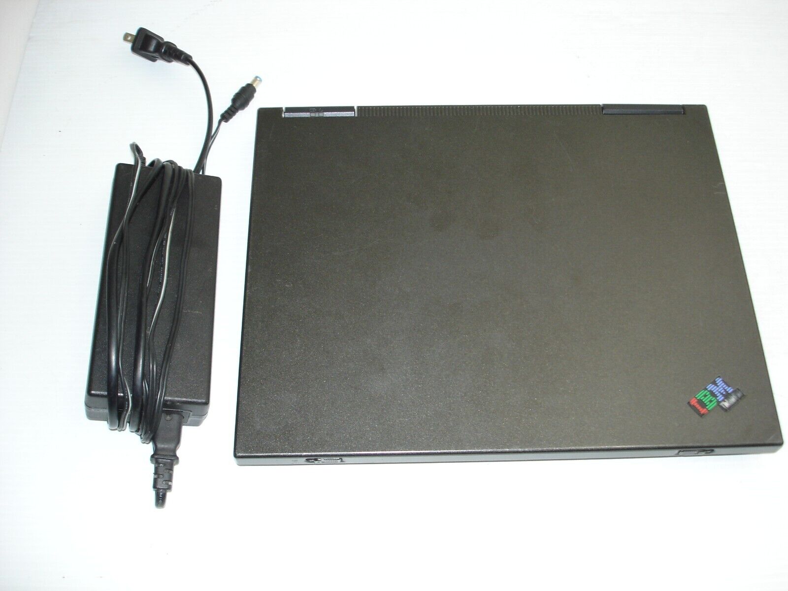 Vintage IBM ThinkPad 570 Laptop Computer TYPE: 2644 with Charger