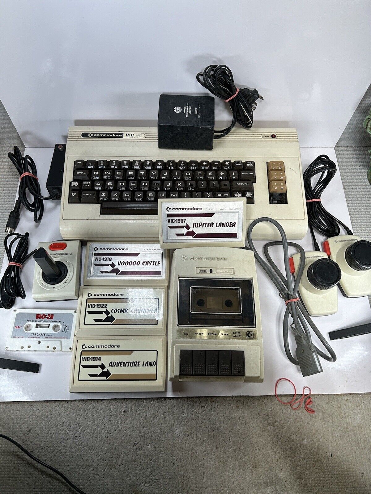 Commodore VIC-20 Computer Lot w/ C2N Cassette Player Joystick Controllers Power