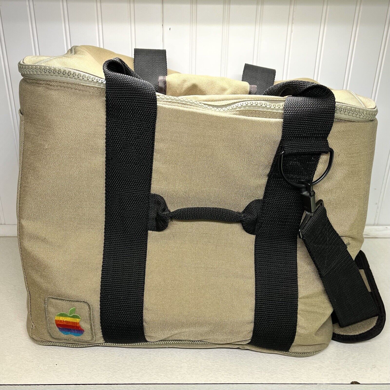 APPLE Vintage 1980s Macintosh Computer Travel Bag Tote Carry Case Tag Rainbow