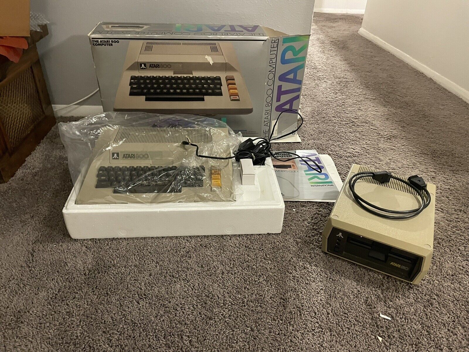 Atari 800 10k & 810 Floppy Disc Drive Atari 800 With Box Power Supply Powers On