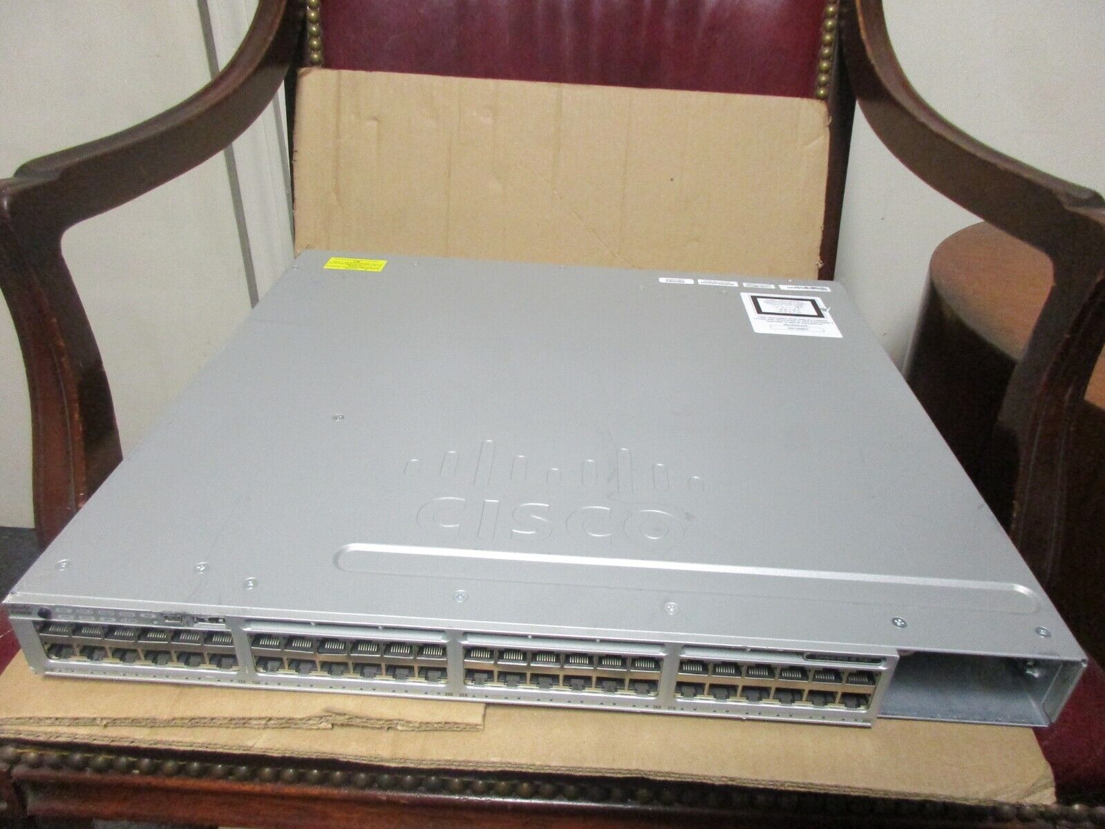 Cisco Catalyst WS-C3850-48P-S  48-port gigabit PoE+
