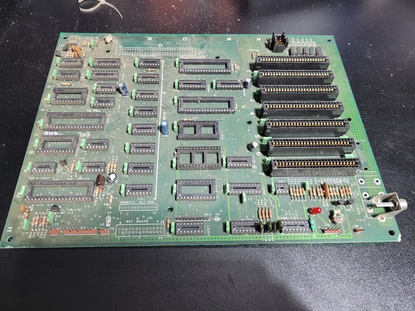 Vintage Apple lle  PCB Replica  No chips