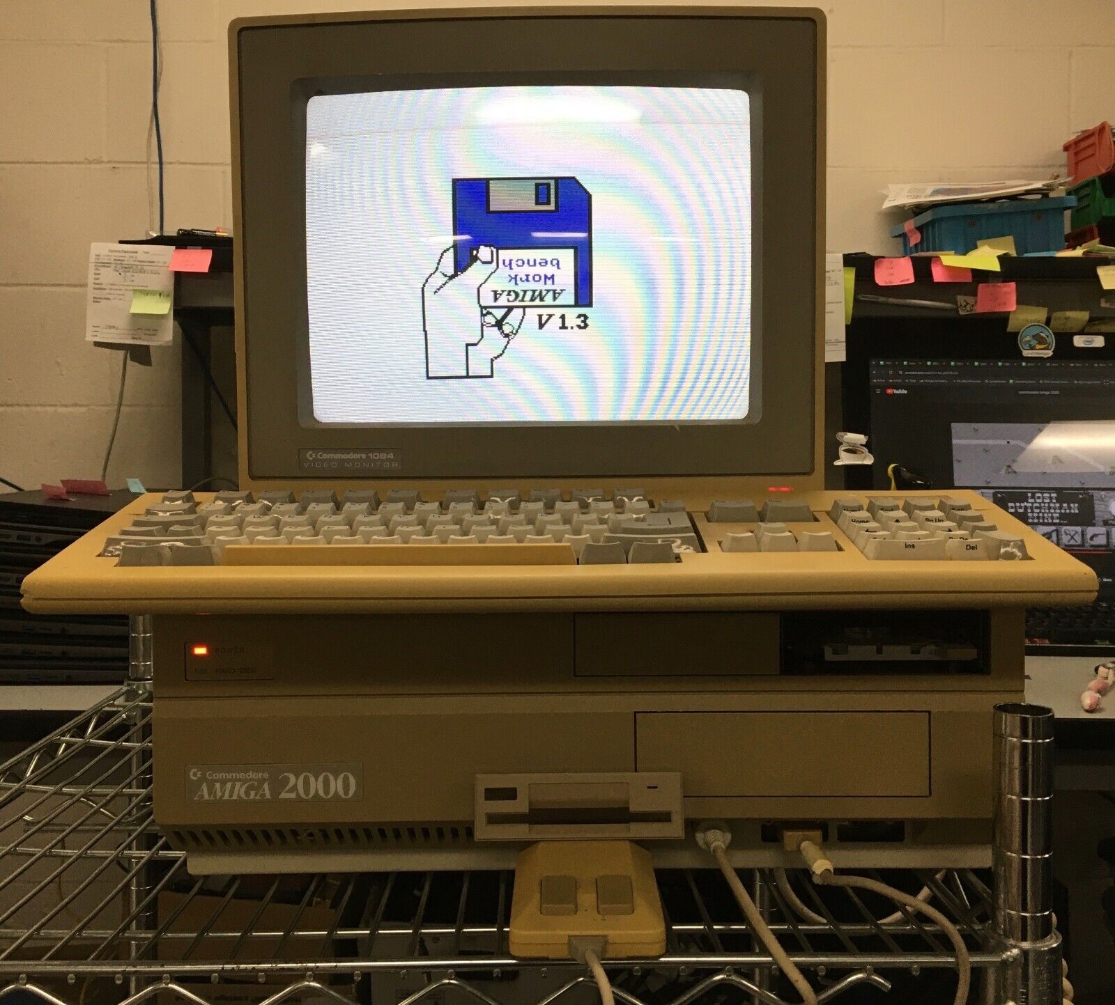 Vintage Commodore Amiga 2000 Model A2000 Computer *Power On* | OO364-B